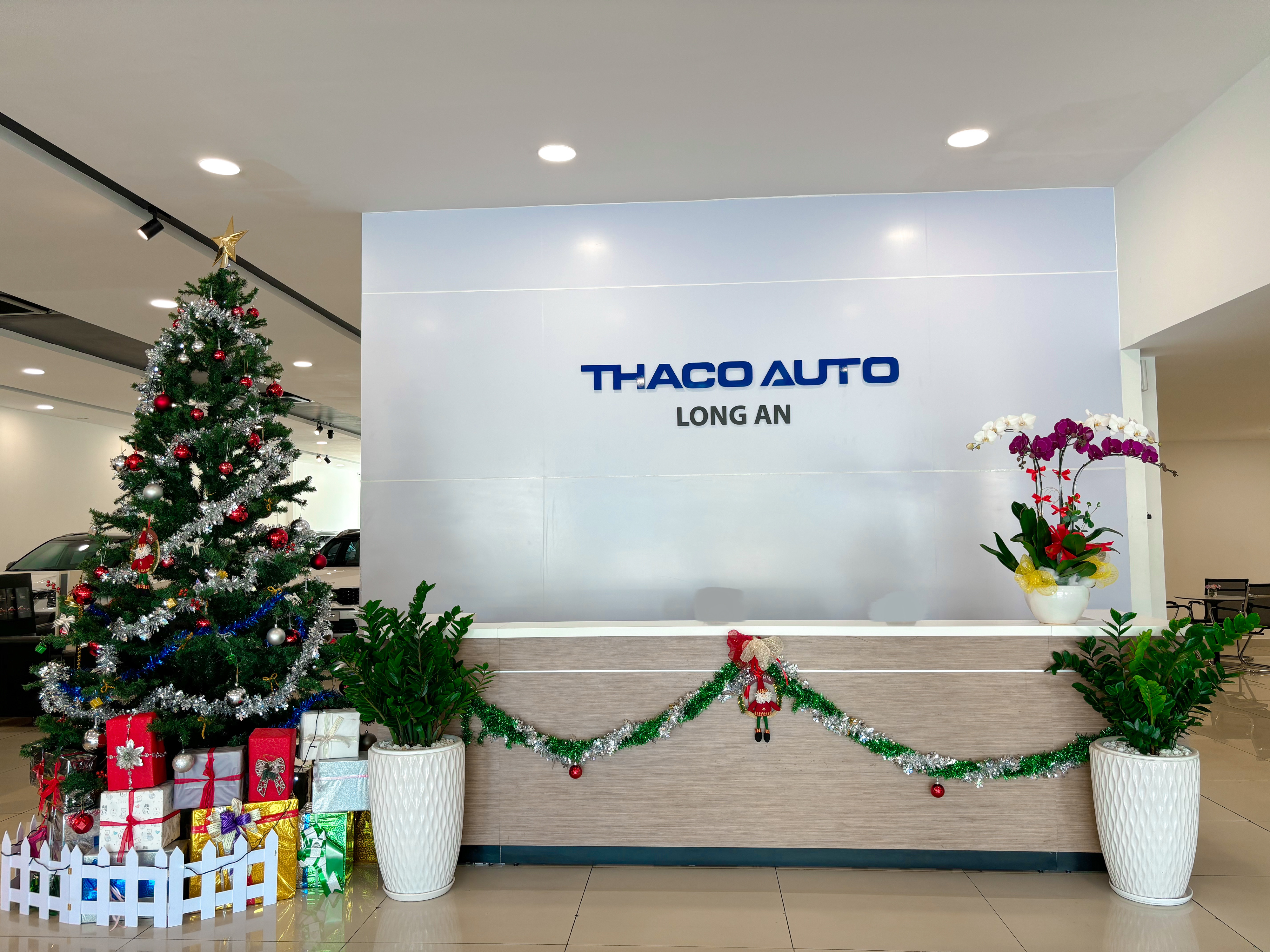 THACO AUTO Long An “khoác áo mới” chào đón Giáng sinh 2023