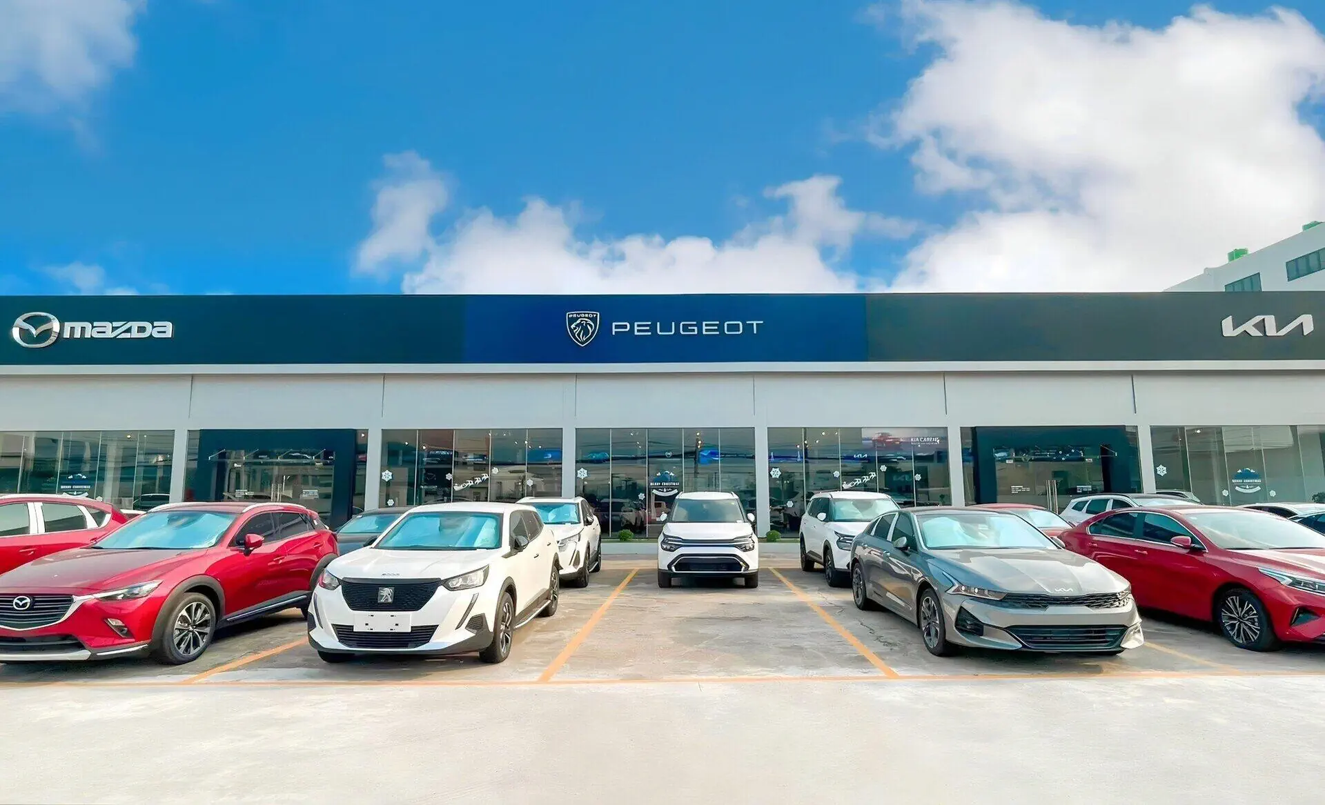 Showroom Kia - Mazda - Peugeot Bến Lức